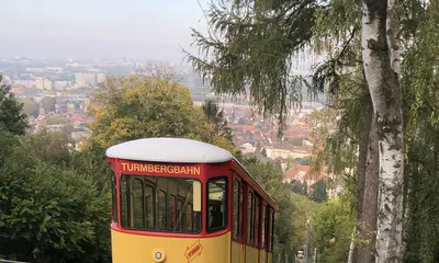 Ein Wagen der Turmbergbahn