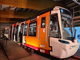 Seintenansicht des MockUps für die neuen TramTrain-Bahnen