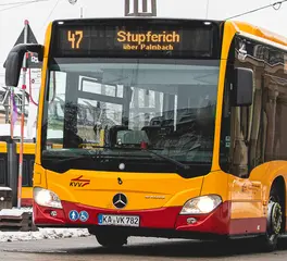 Ein Bus der Linie 47 am Karlsruher Hauptbahnhof