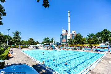 Blick auf das Becken im Karlsruher Sonnenbad