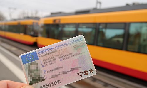 KVV beteiligt sich an landesweitem Projekt „Bus und Bahn statt Führerschein“