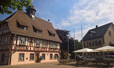 Der Rathausplatz in Grötzingen 