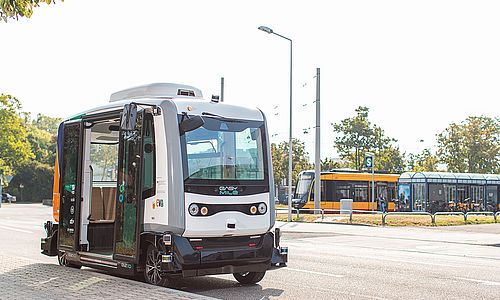 Passagierbetrieb für selbstfahrende Shuttles in Karlsruhe gestartet 